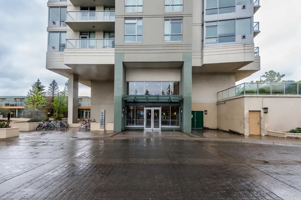 77 Spruce Place SW Calgary AB T3C3X6