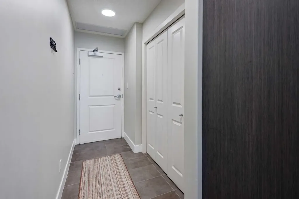 77 Spruce Place SW Calgary AB T3C3X6