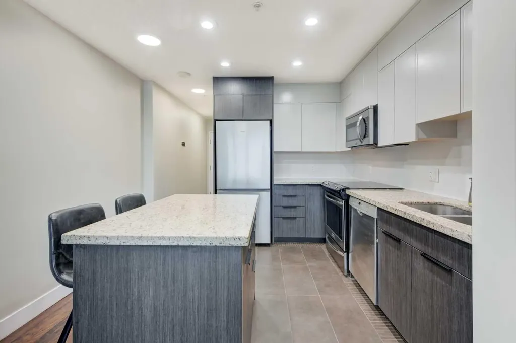 77 Spruce Place SW Calgary AB T3C3X6