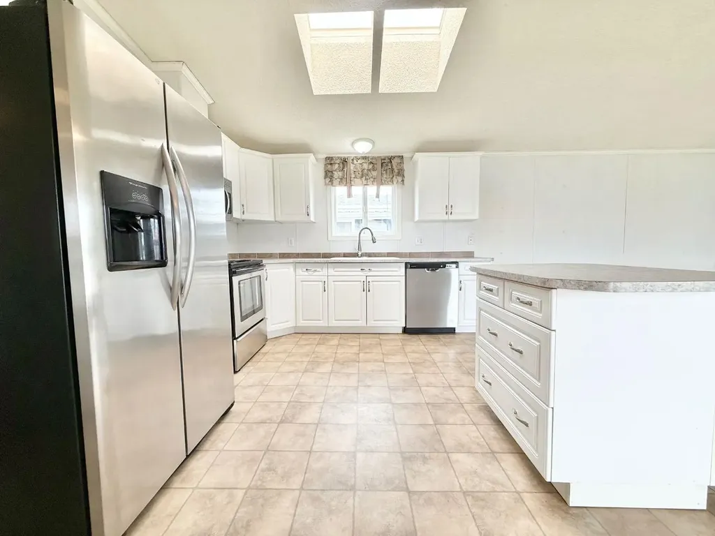 56 Meadowplace Crescent E Brooks AB T1R 0R5