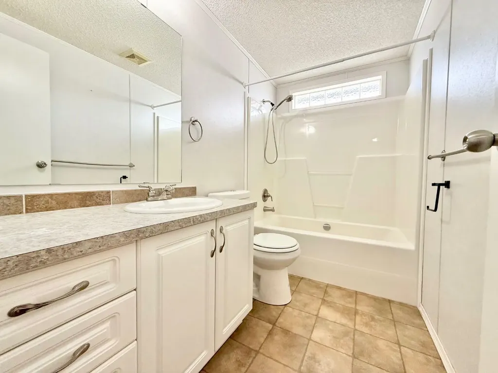 56 Meadowplace Crescent E Brooks AB T1R 0R5