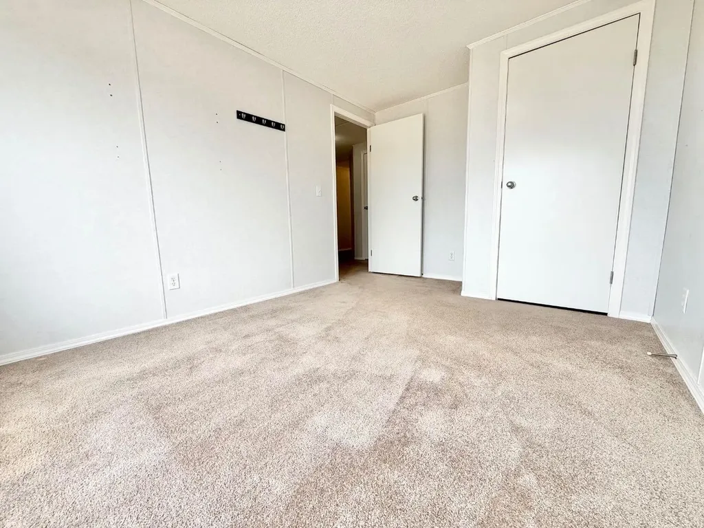 56 Meadowplace Crescent E Brooks AB T1R 0R5