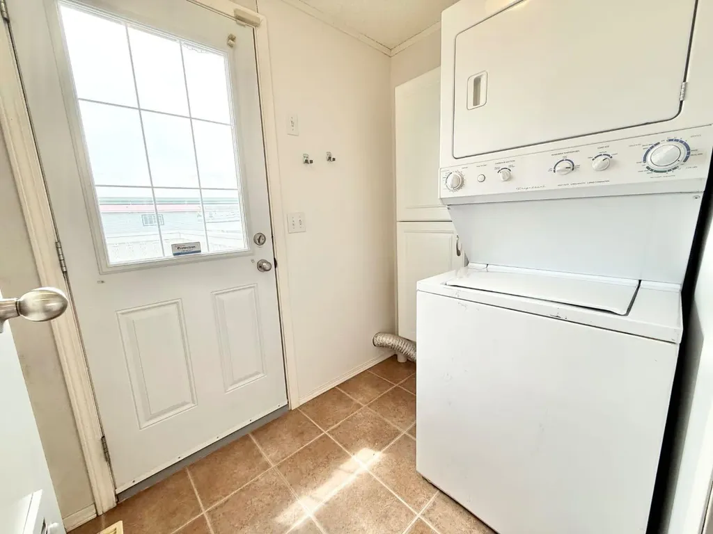 56 Meadowplace Crescent E Brooks AB T1R 1B6