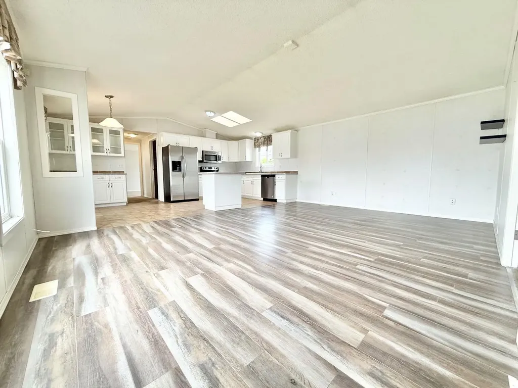 56 Meadowplace Crescent E Brooks AB T1R 1B6