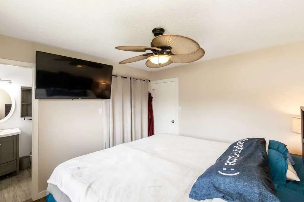 3519 51a Avenue Innisfail AB T4G 1H4