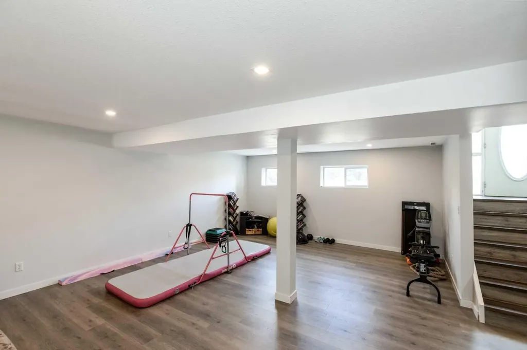 3519 51a Avenue Innisfail AB T4G 1H4