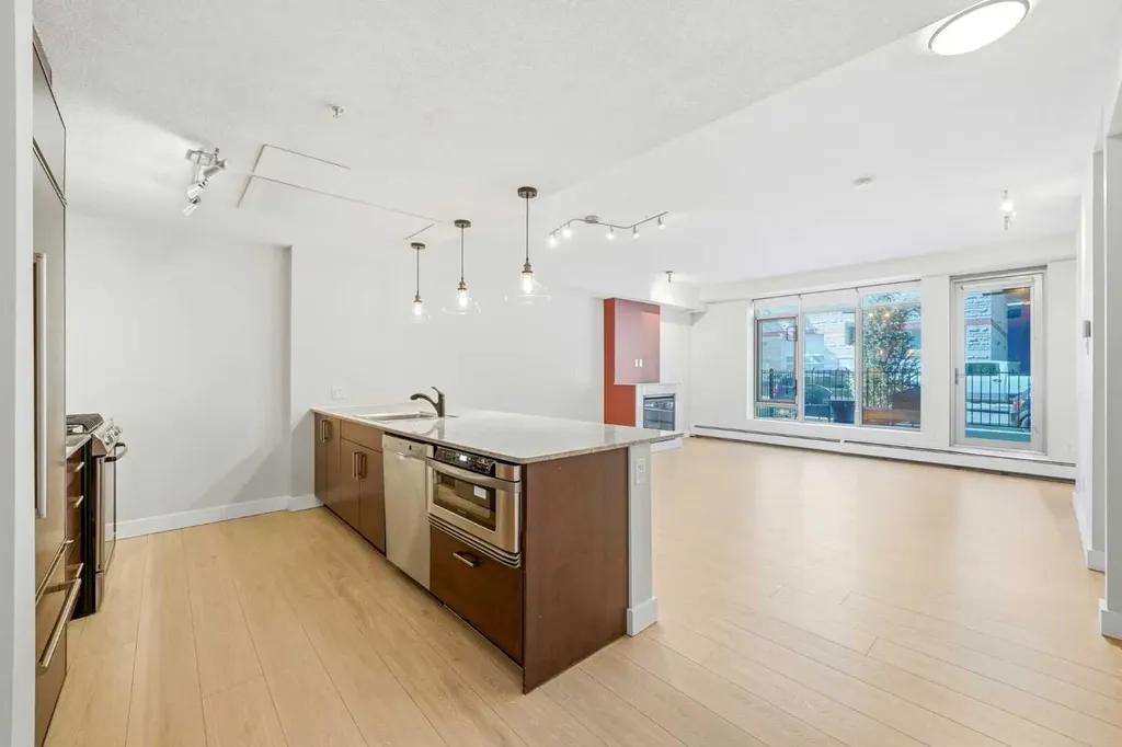 733 2 Avenue SW Calgary AB T2P 0E4