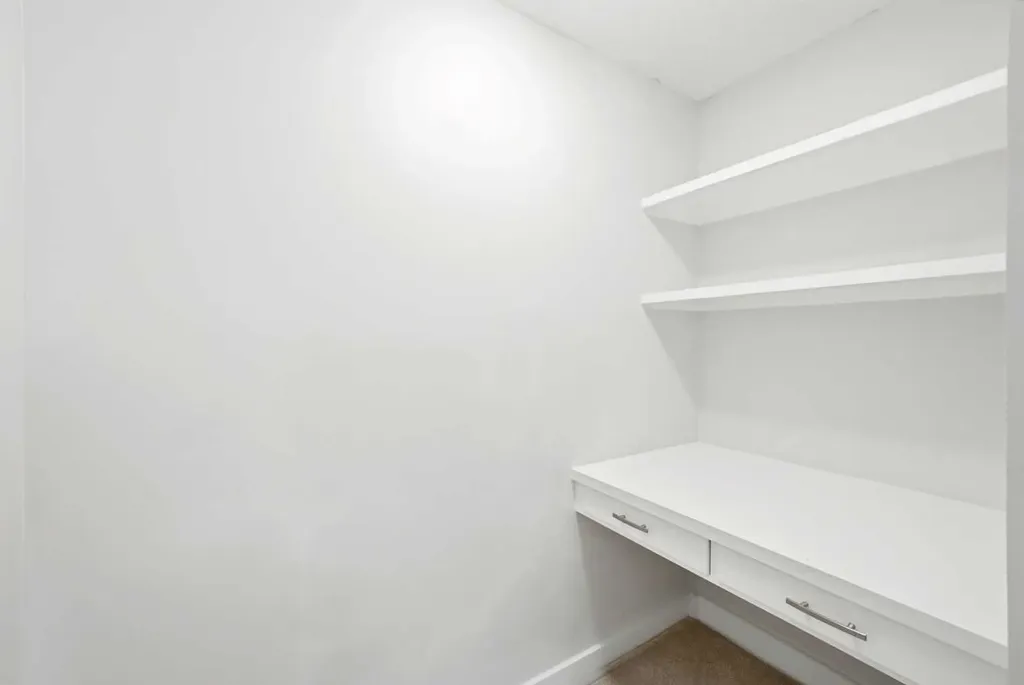 733 2 Avenue SW Calgary AB T2P 0E4