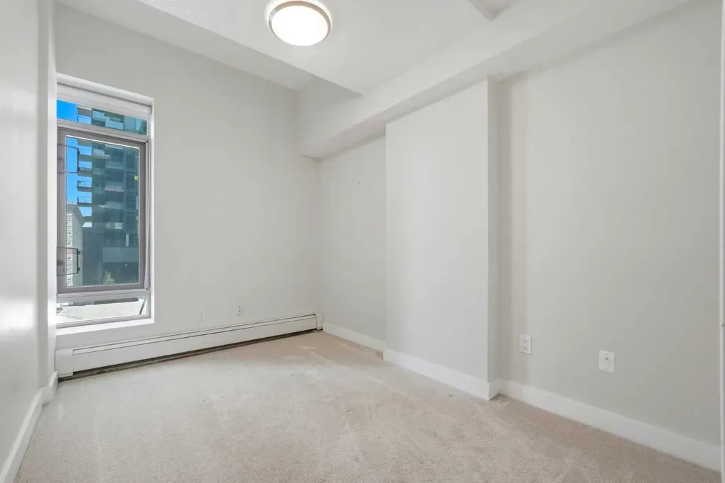 733 2 Avenue SW Calgary AB T2P 0E4
