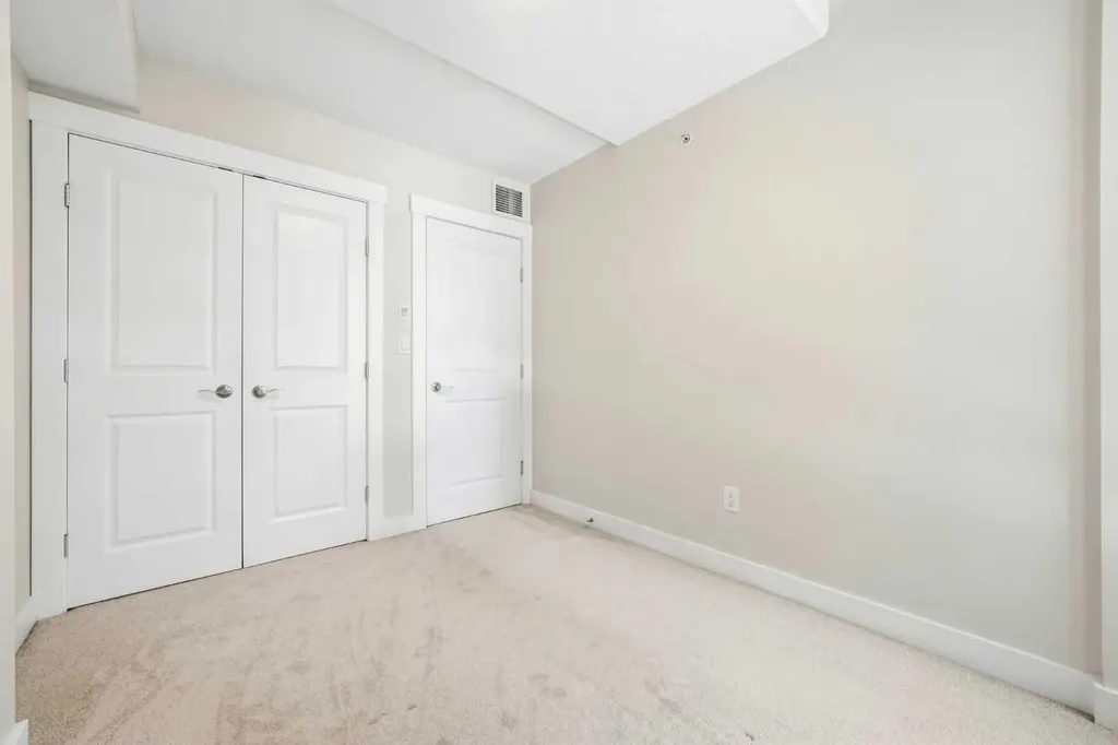 733 2 Avenue SW Calgary AB T2P 0E4