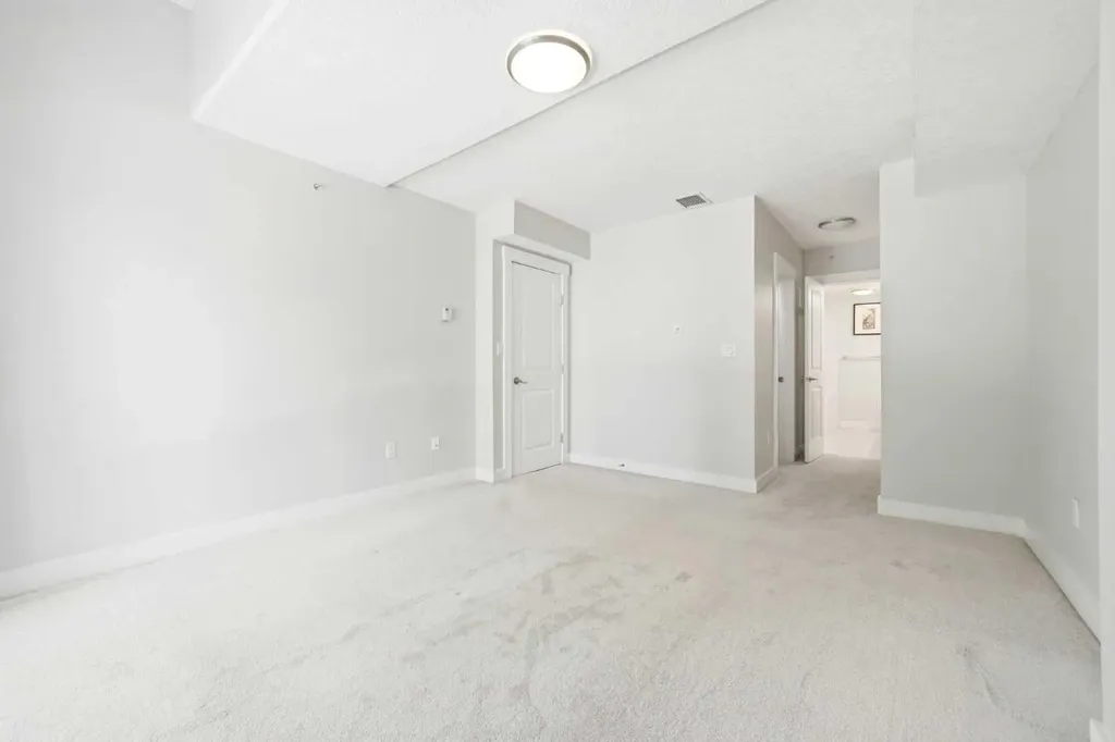 733 2 Avenue SW Calgary AB T2P 0E4