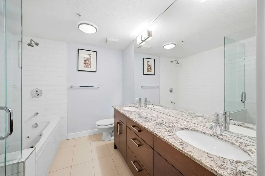 733 2 Avenue SW Calgary AB T2P 0E4