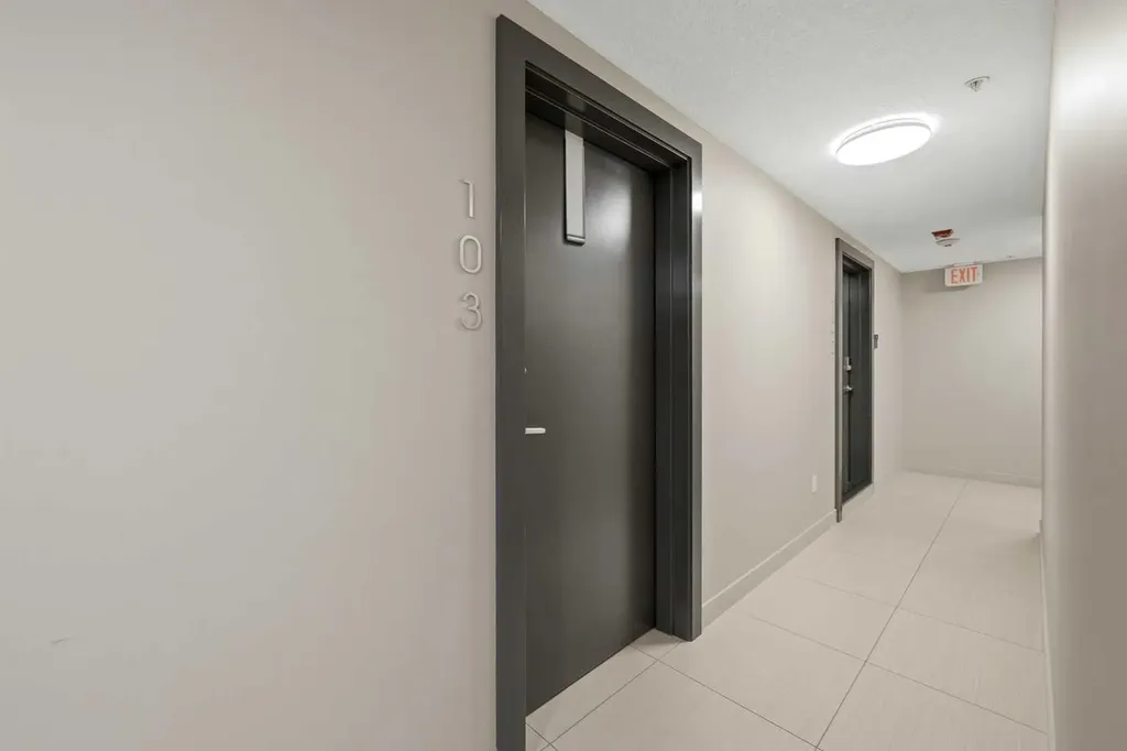733 2 Avenue SW Calgary AB T2P 0E4