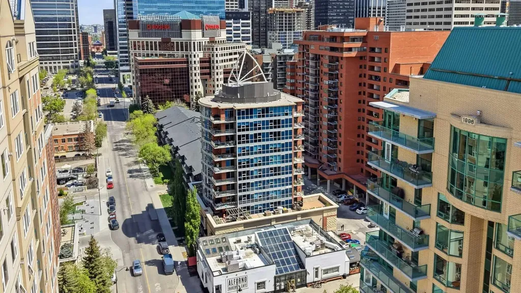 733 2 Avenue SW Calgary AB T2P 0E4