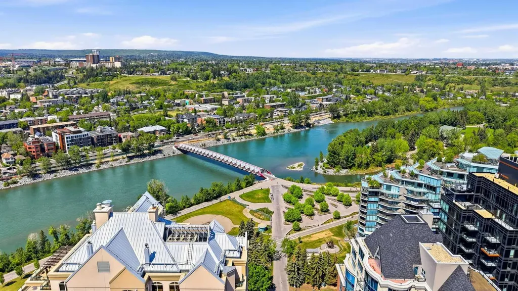 733 2 Avenue SW Calgary AB T2P 0E4