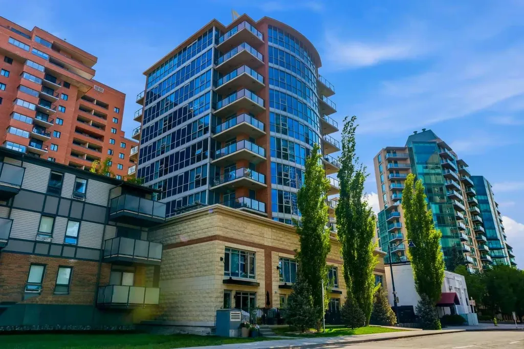 733 2 Avenue SW Calgary AB T2P 0E4
