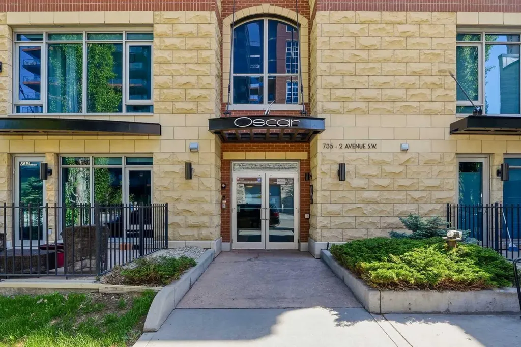 733 2 Avenue SW Calgary AB T2P 0E4