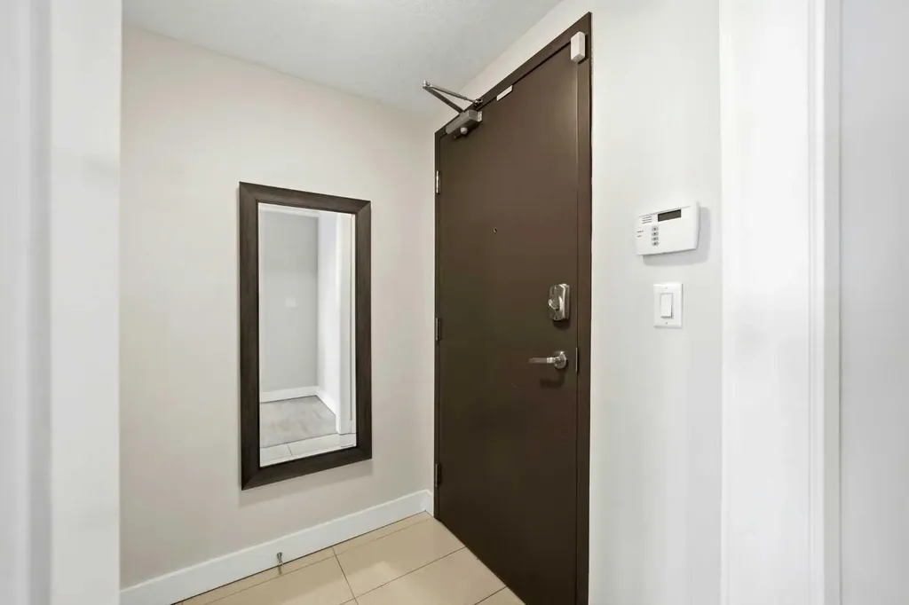 733 2 Avenue SW Calgary AB T2P 0E4
