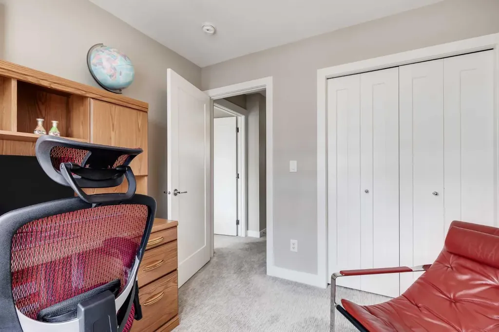 101 Walgrove Cove SE Calgary AB T2X 4E1