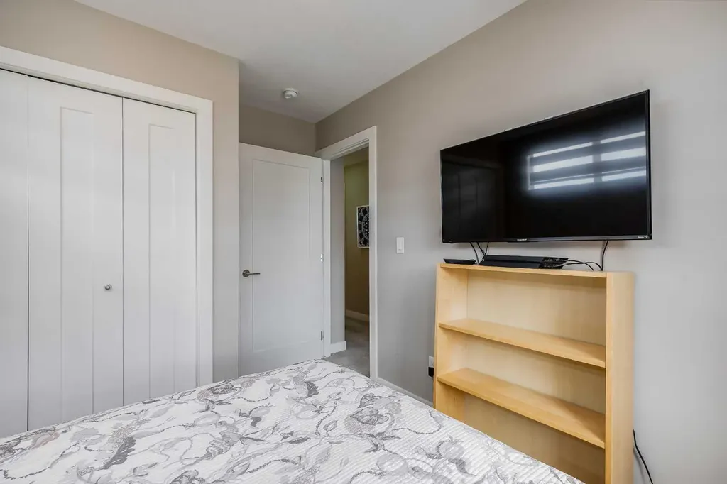 101 Walgrove Cove SE Calgary AB T2X 4E1
