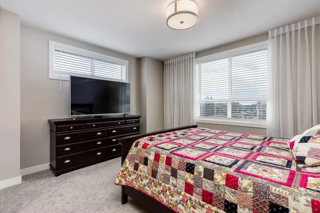 101 Walgrove Cove SE Calgary AB T2X 4E1