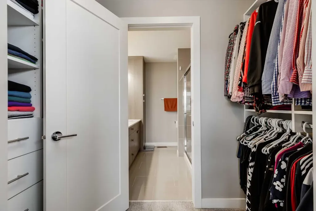 101 Walgrove Cove SE Calgary AB T2X 4E1