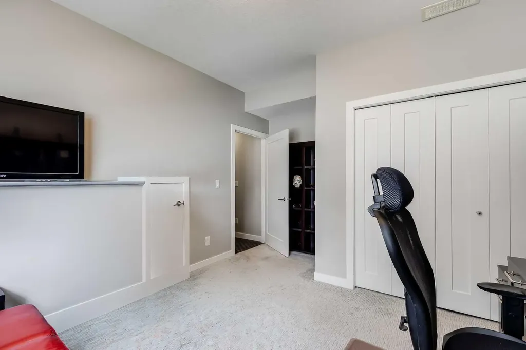 101 Walgrove Cove SE Calgary AB T2X 4E1