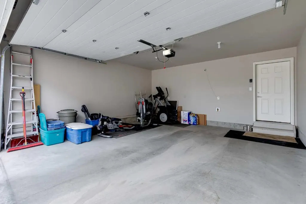 101 Walgrove Cove SE Calgary AB T2X 4E1