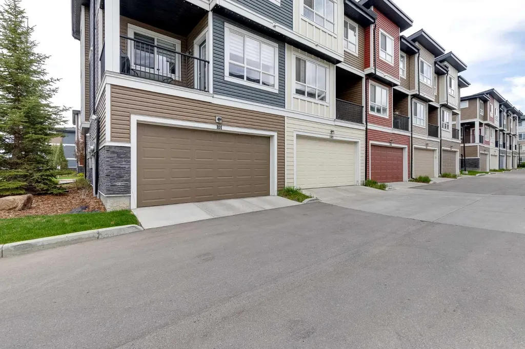101 Walgrove Cove SE Calgary AB T2X 4E1