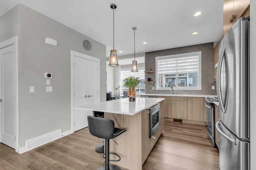 101 Walgrove Cove SE Calgary AB T2X 4E1