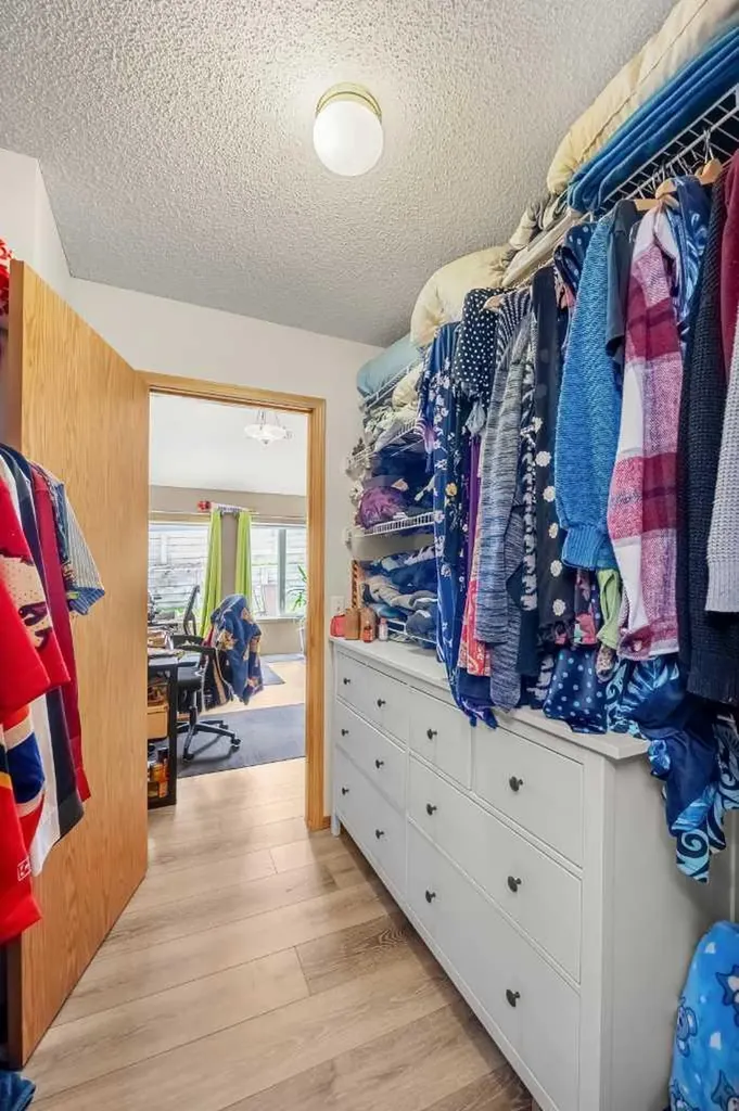 118 Somervale Point SW Calgary AB T2Y 3K4