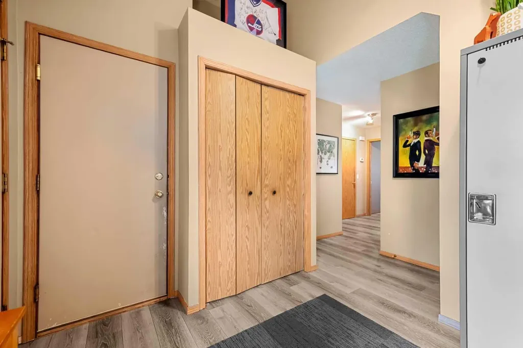 118 Somervale Point SW Calgary AB T2Y 3K4