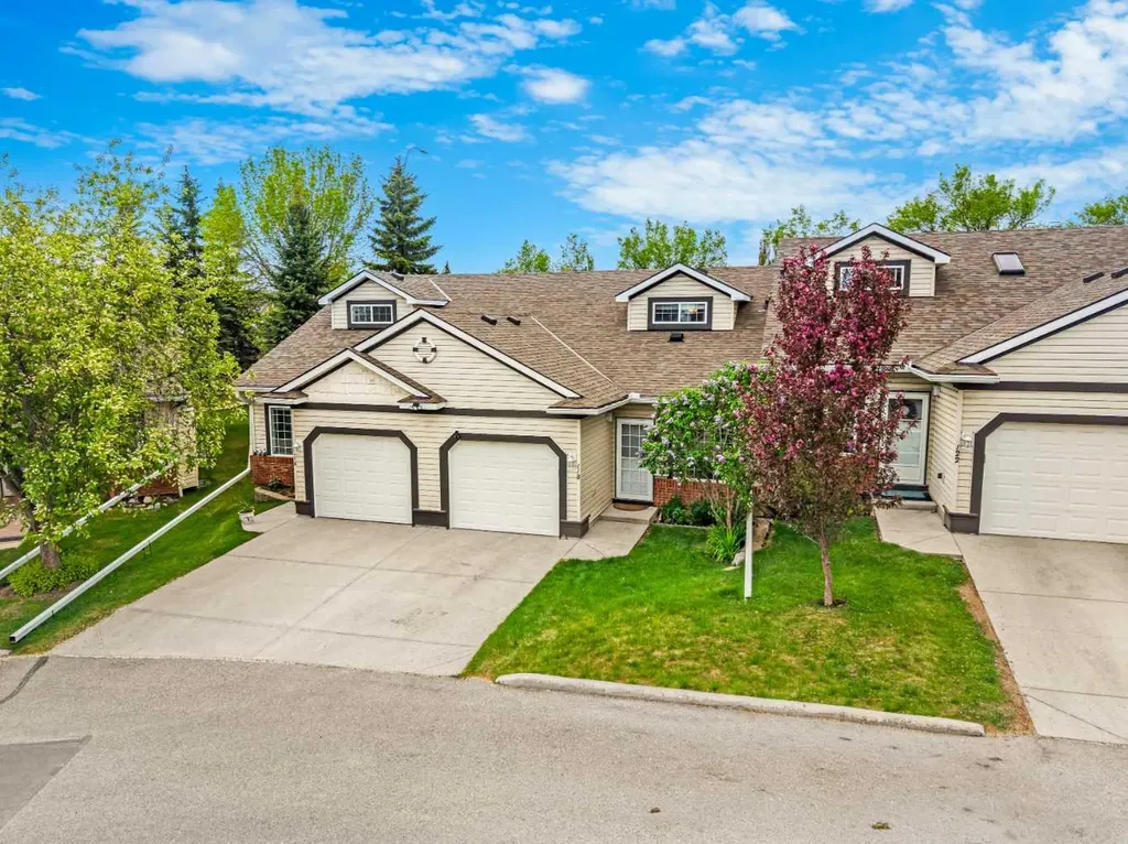 118 Somervale Point SW Calgary AB T2Y 3K4