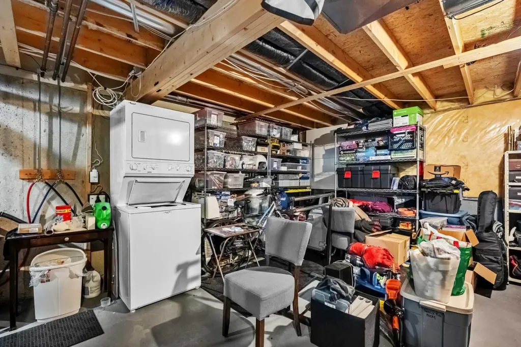 118 Somervale Point SW Calgary AB T2Y 3K4