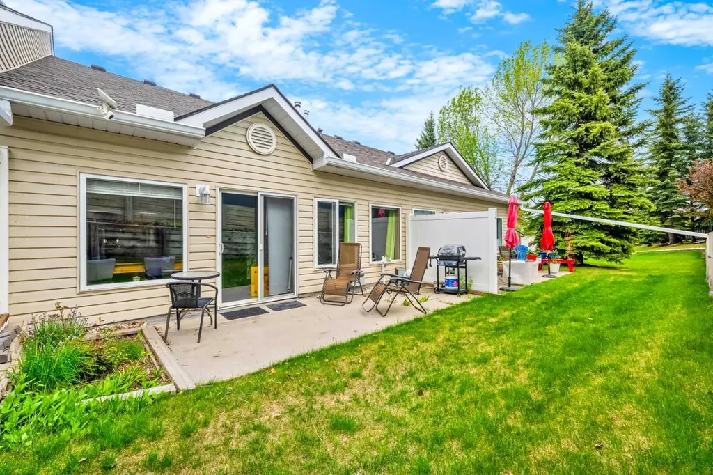 118 Somervale Point SW Calgary AB T2Y 3K4