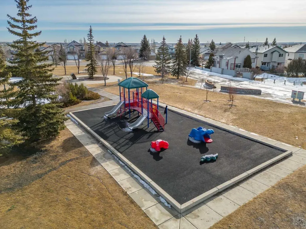 118 Somervale Point SW Calgary AB T2Y 3K4