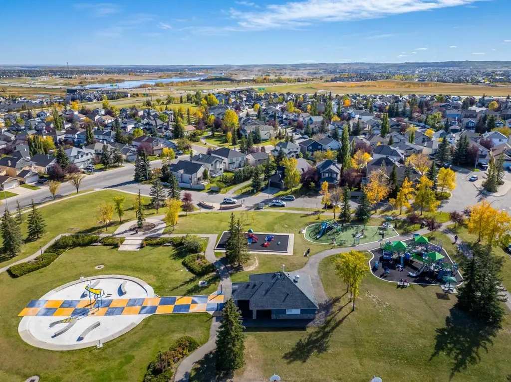 118 Somervale Point SW Calgary AB T2Y 3K4