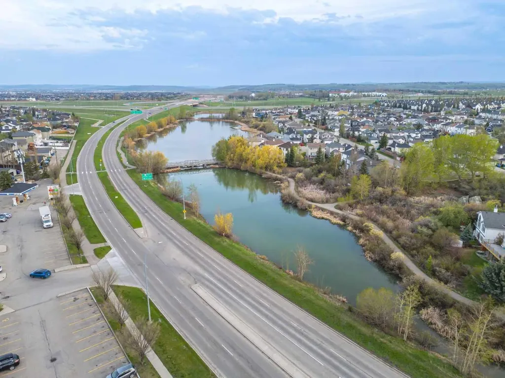 118 Somervale Point SW Calgary AB T2Y 3K4
