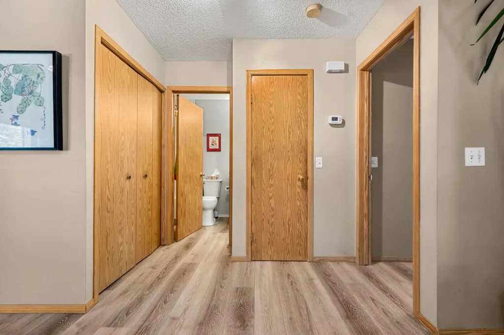 118 Somervale Point SW Calgary AB T2Y 3K4