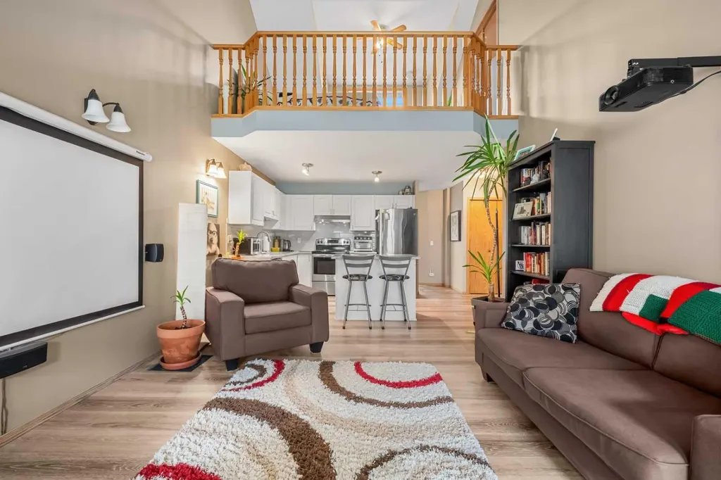 118 Somervale Point SW Calgary AB T2Y 3K4