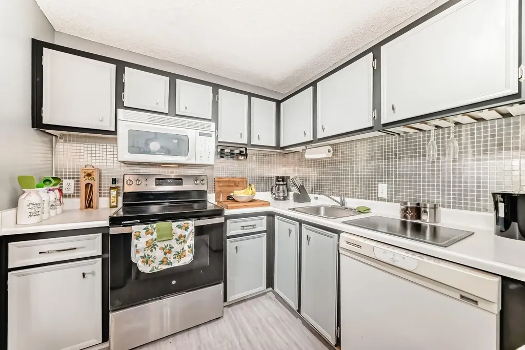 51 Cedar Springs Gardens SW Calgary AB T2W 5J9