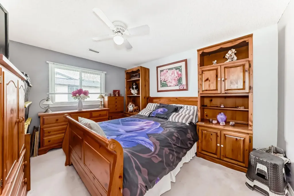 51 Cedar Springs Gardens SW Calgary AB T2W 5J9