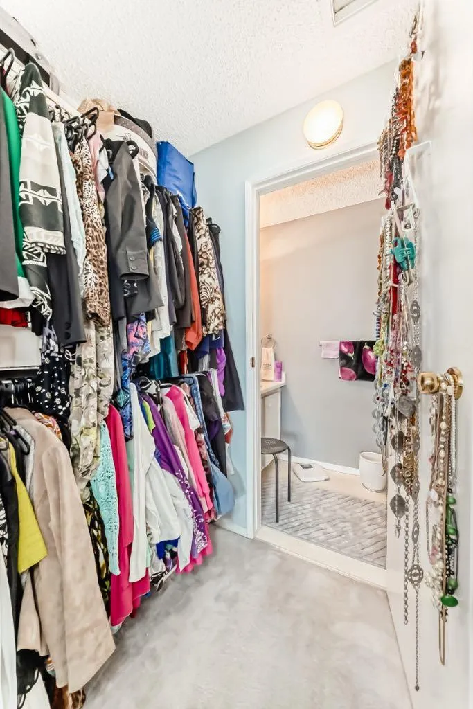 51 Cedar Springs Gardens SW Calgary AB T2W 5J9