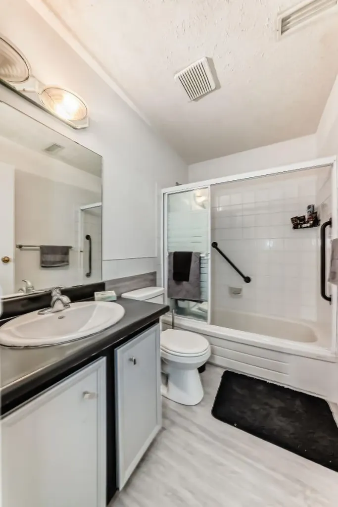 51 Cedar Springs Gardens SW Calgary AB T2W 5J9