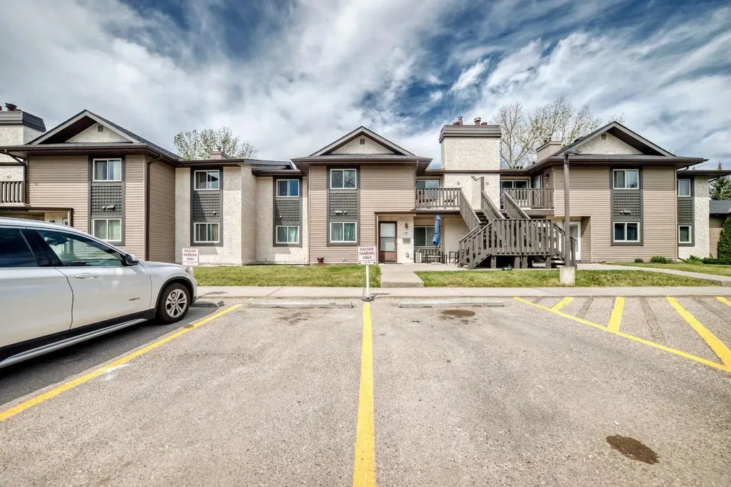 51 Cedar Springs Gardens SW Calgary AB T2W 5J9