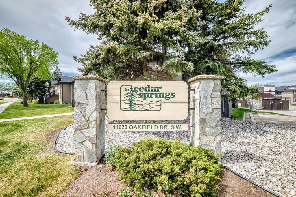 51 Cedar Springs Gardens SW Calgary AB T2W 5J9