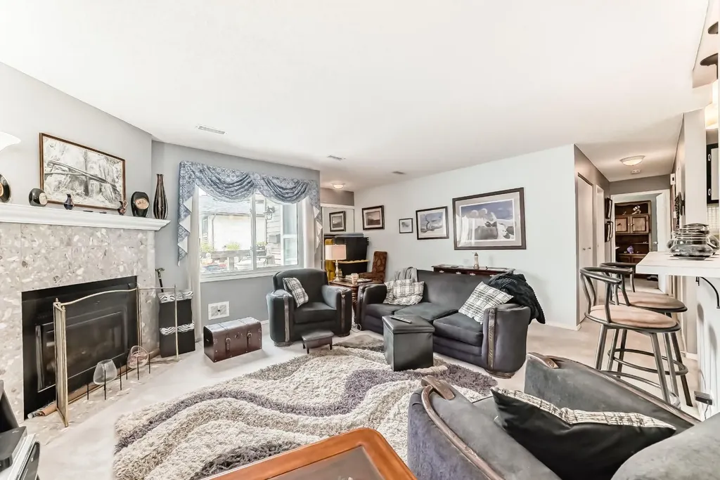 51 Cedar Springs Gardens SW Calgary AB T2W 5J9