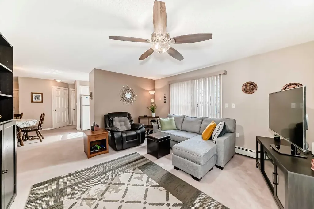 6800 Hunterview Drive NW Calgary AB T2K 6K5