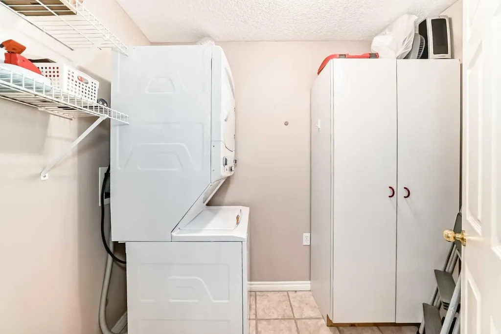 6800 Hunterview Drive NW Calgary AB T2K 6K5