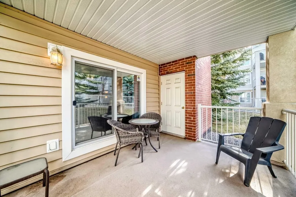 6800 Hunterview Drive NW Calgary AB T2K 6K5